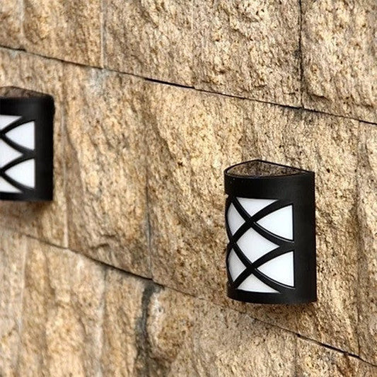 Spotlight Solar Wall Light in Lattice Design